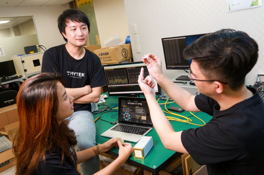 從毫米波開發套件進攻！稜研科技要抓住天文觀測技術下放的 5G 商機